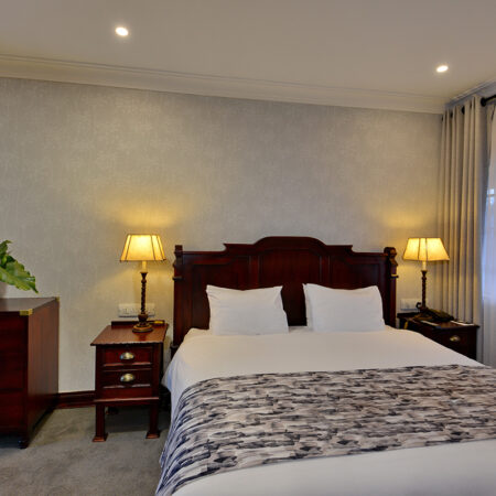 Room 34 Standard King (1)